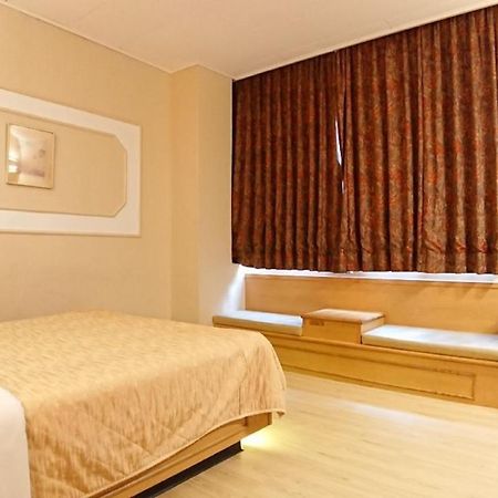 Yes Hotel Цзяї Екстер'єр фото